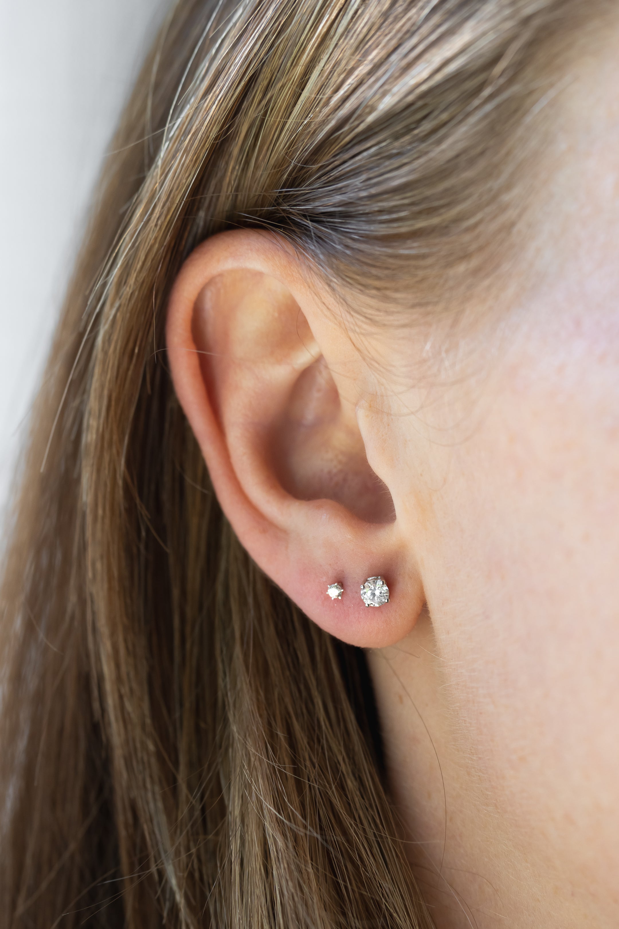 Diamond Flat Back Stud - 18k Yellow Gold