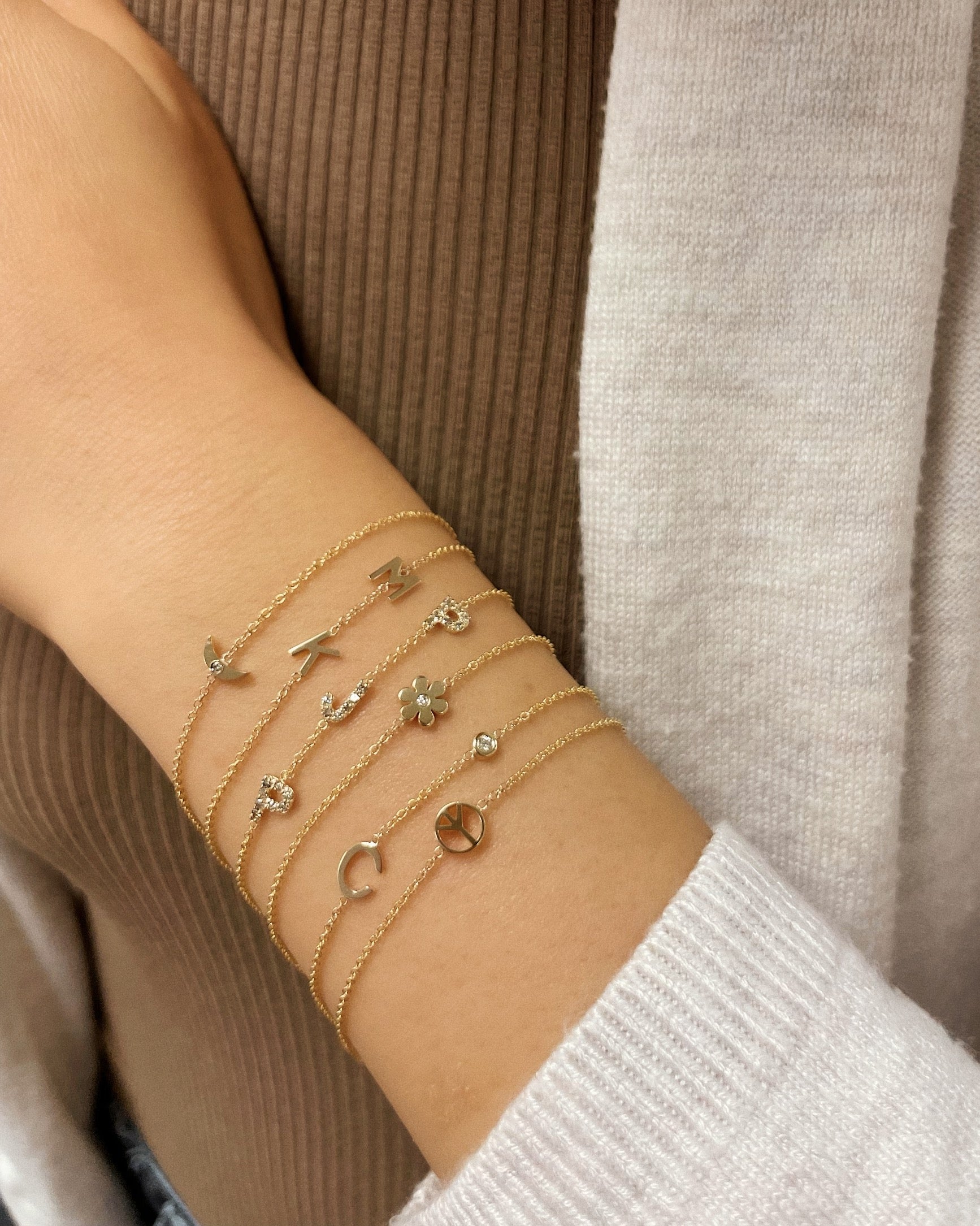 Tiny Flower Bracelet with Diamond